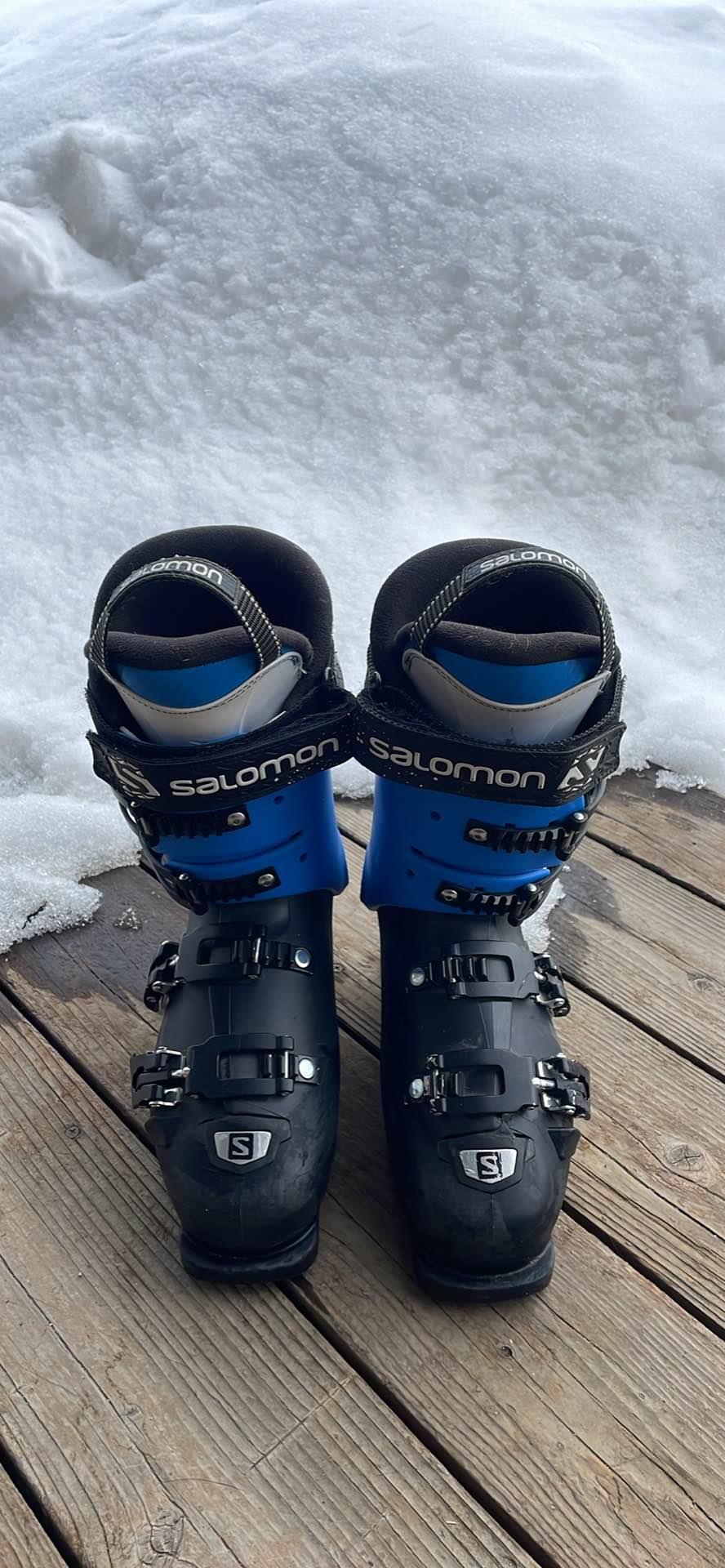 salomon ghost ski boots blue S/Pro Alpha 120 GW 2026 Whether youre carving on groomers or charging through off Review: Salomon S/Race Skate Skis
