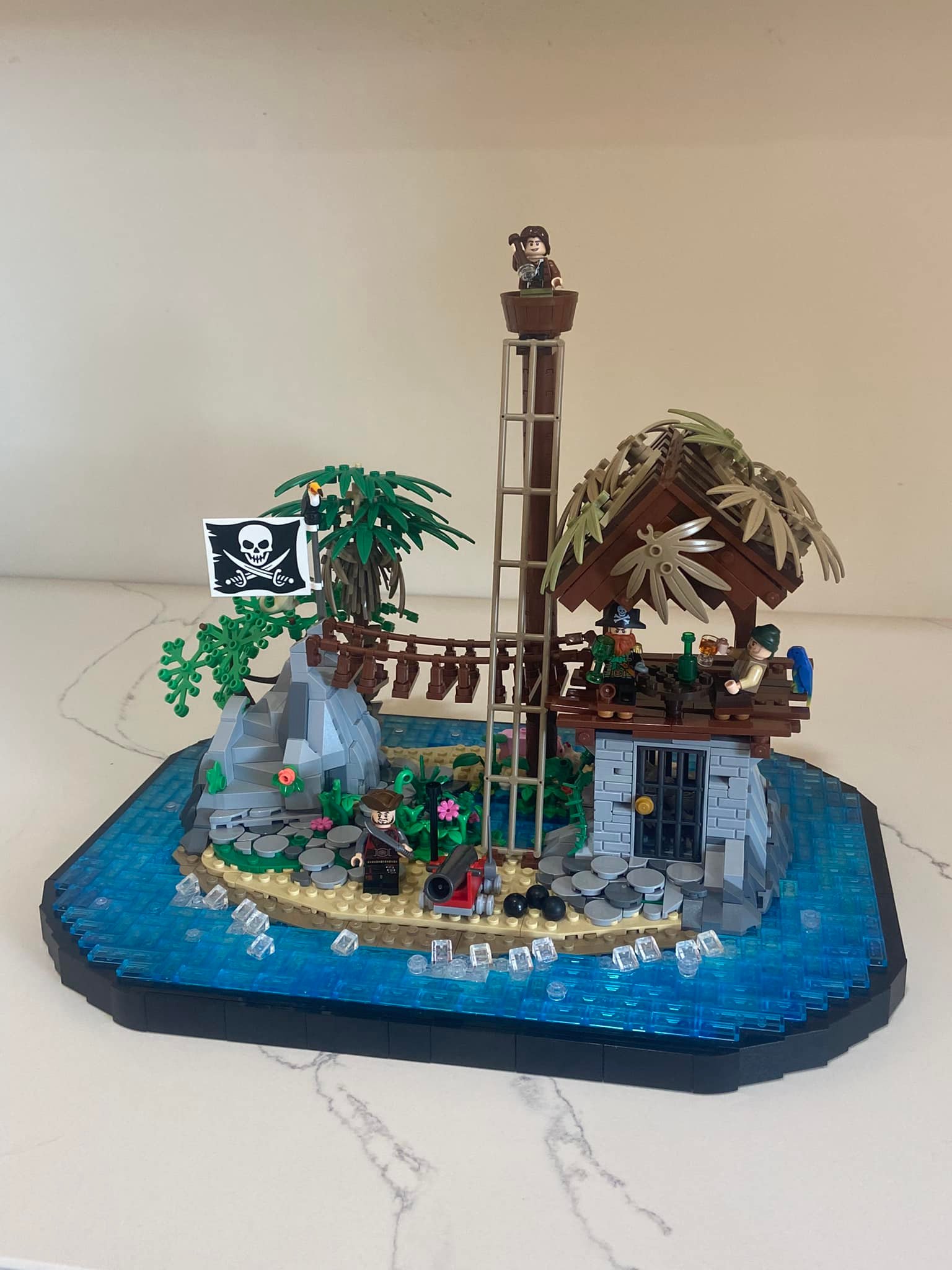 ⭐️なほ⭐️ Ahoy ! 🏴‍☠️ This is the crew i made for my 70413 MOC (The top