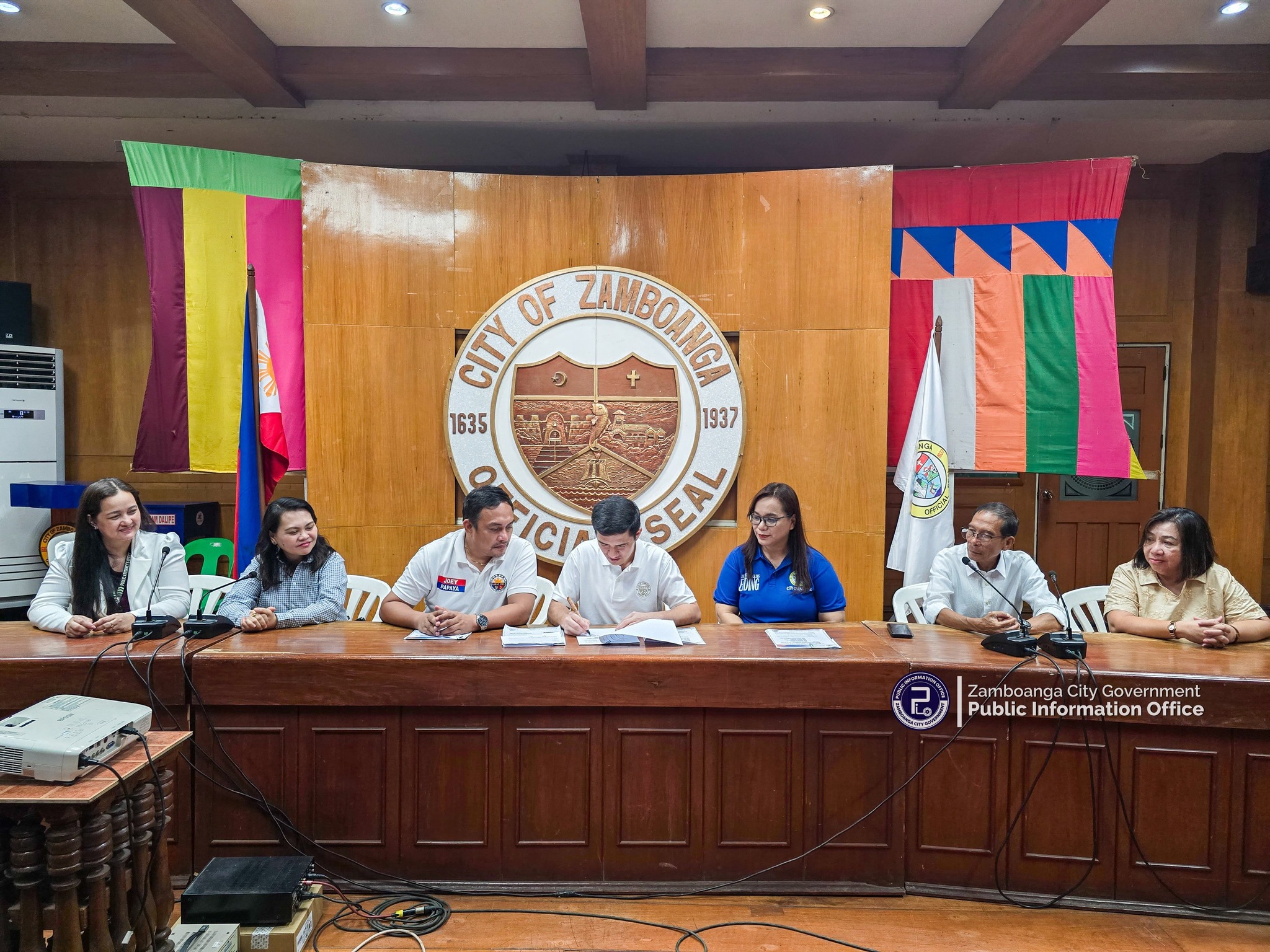 City - DALIPE SIGNS EDICT PROVIDING FREE USE OF COMFORT ROOMS AT PASEO ...