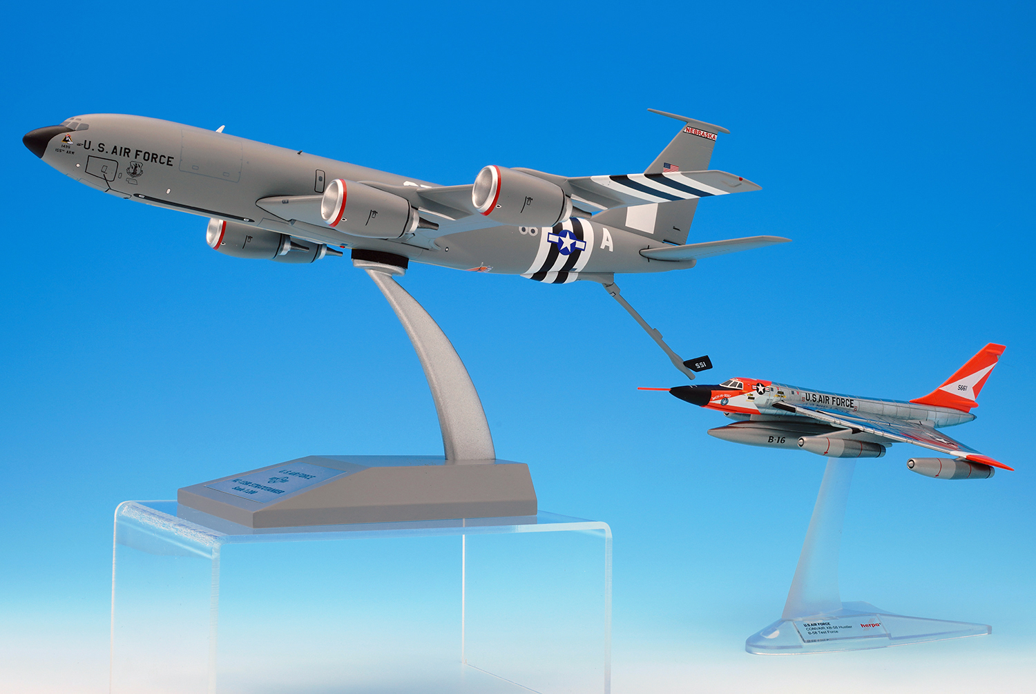 Inflight 1/200 Boeing KC-135R Stratotanker model review