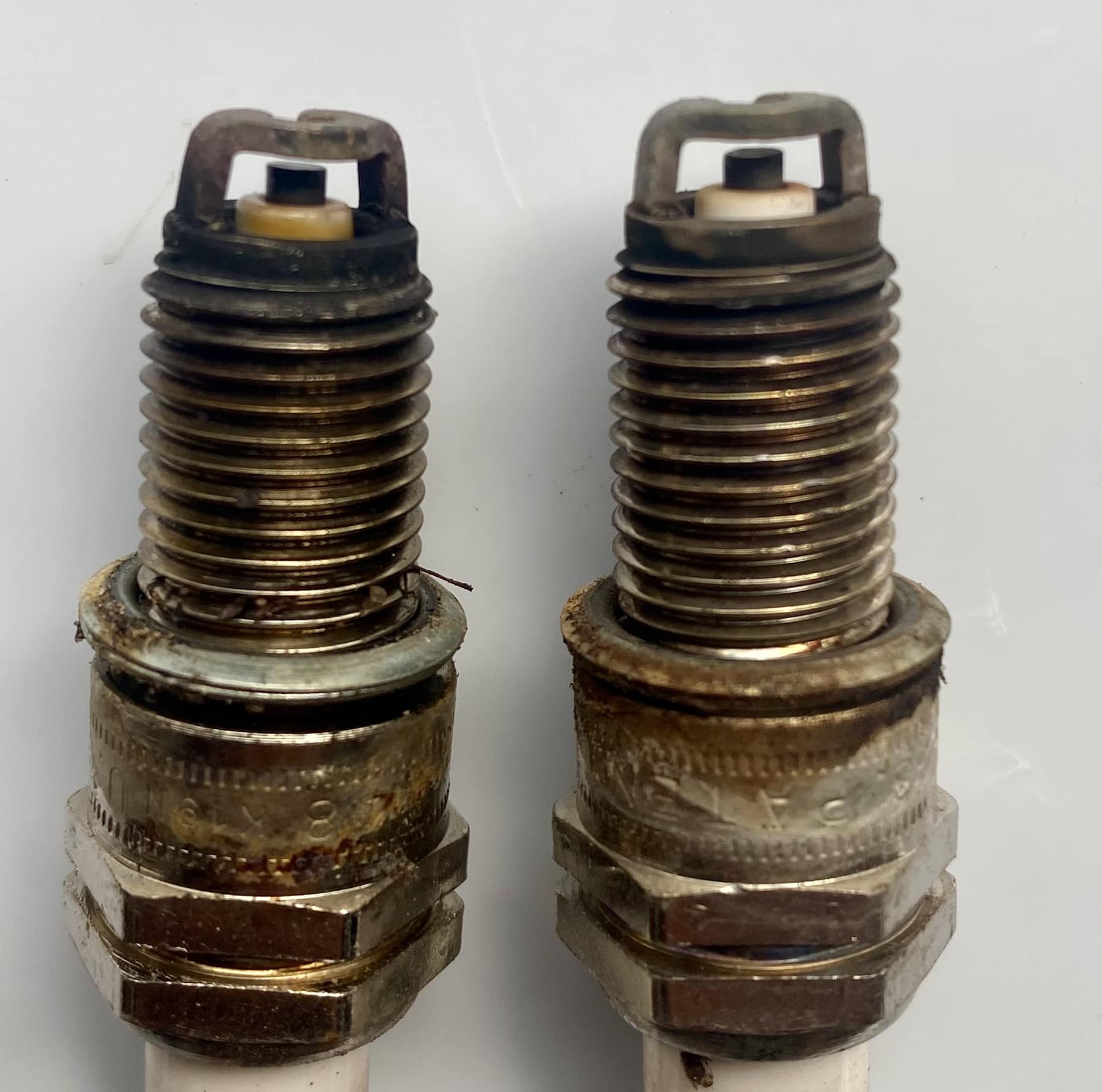 2x NGK Iridium IX Spark Plugs for HONDA 650cc GL650 Silverwing 83->87 #2202