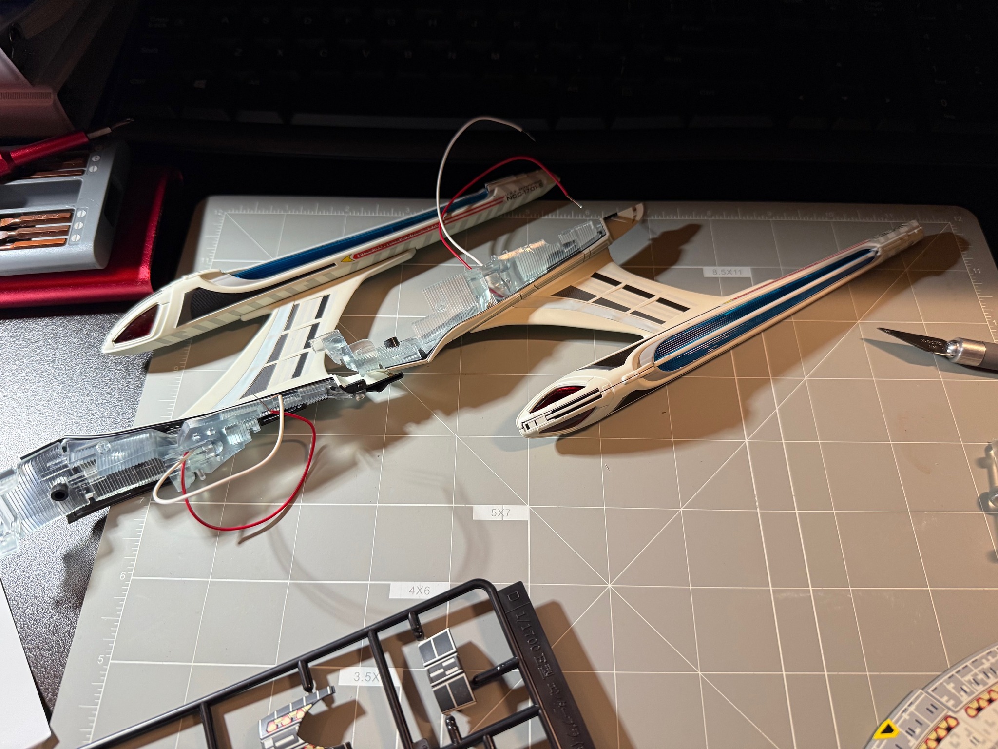 Review of Bandai's 1/1700 scale USS Enterprise-E model kit