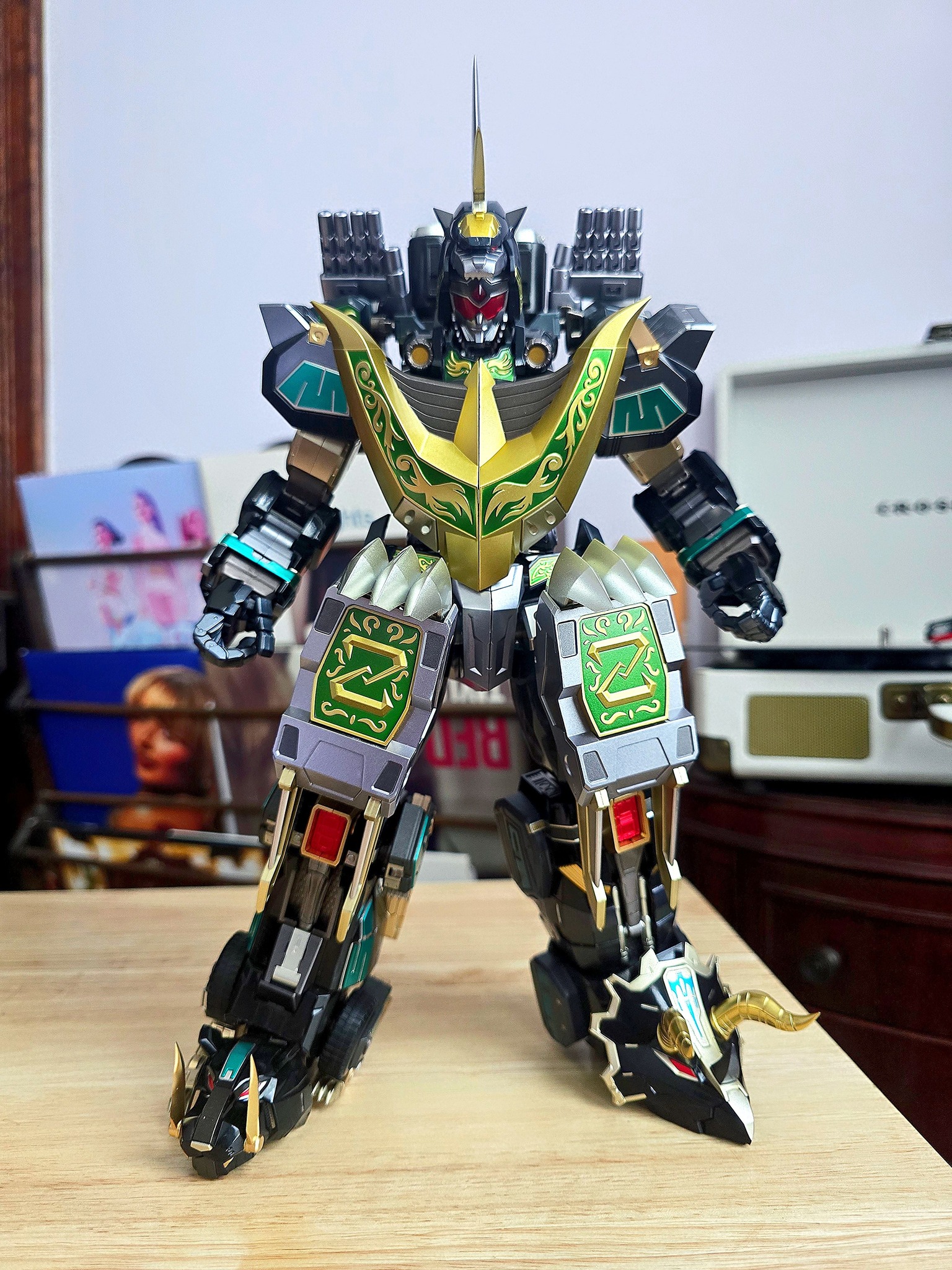 Flame Toys Dragonzord in Battlemode with Black Megazord