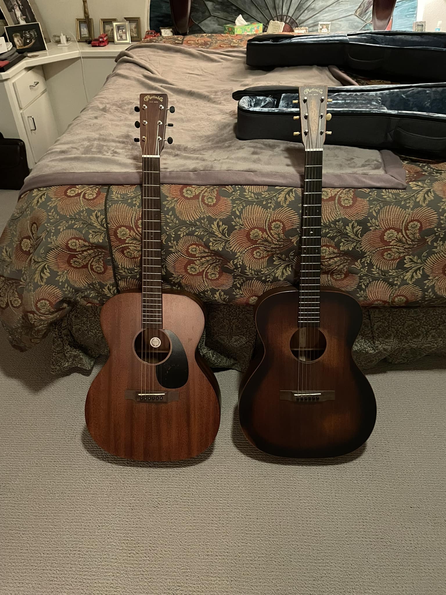 Comparison of Martin 000-15m Streetmaster and 000-15e Guitars