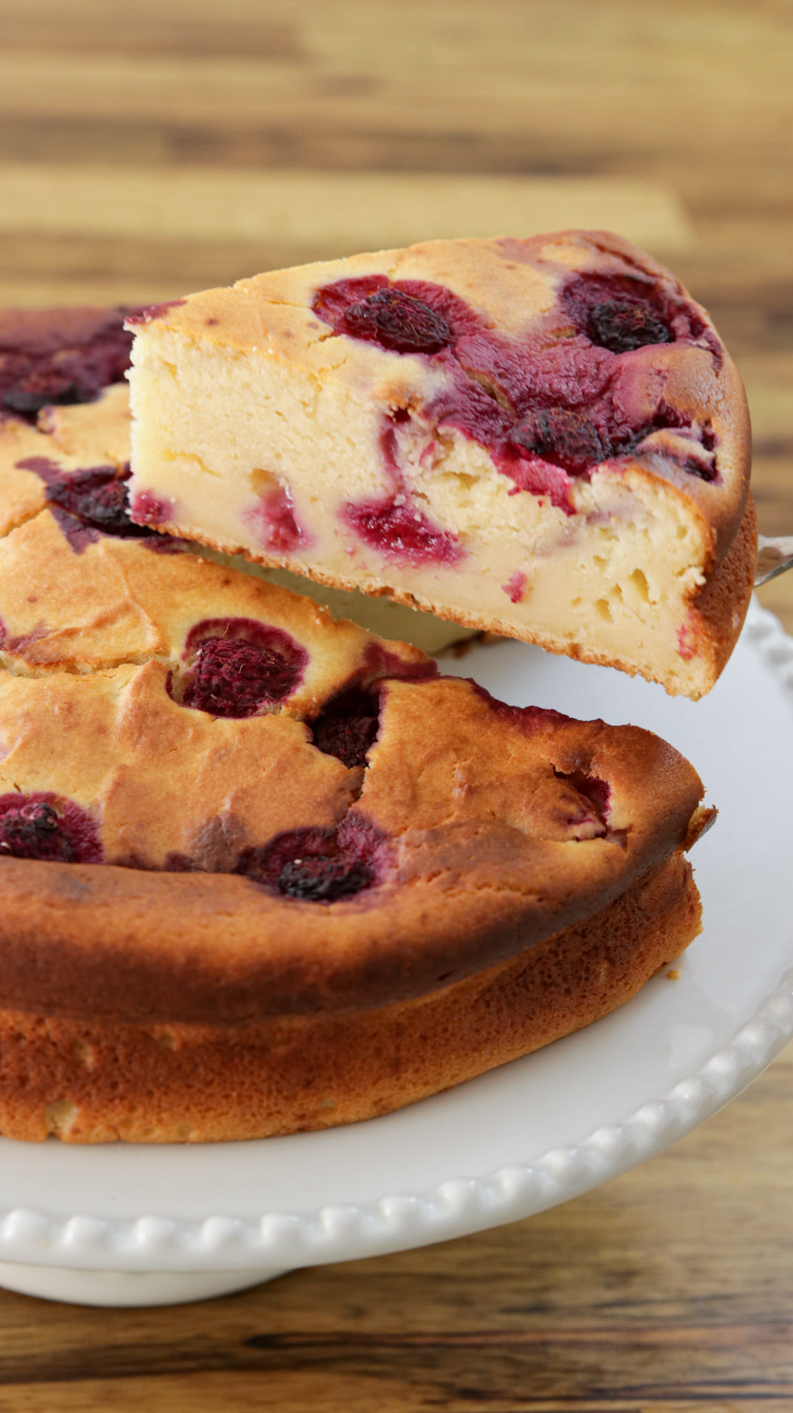 The best Raspberry cake 🎂 🥮 Get the... - The Cooking Foodie