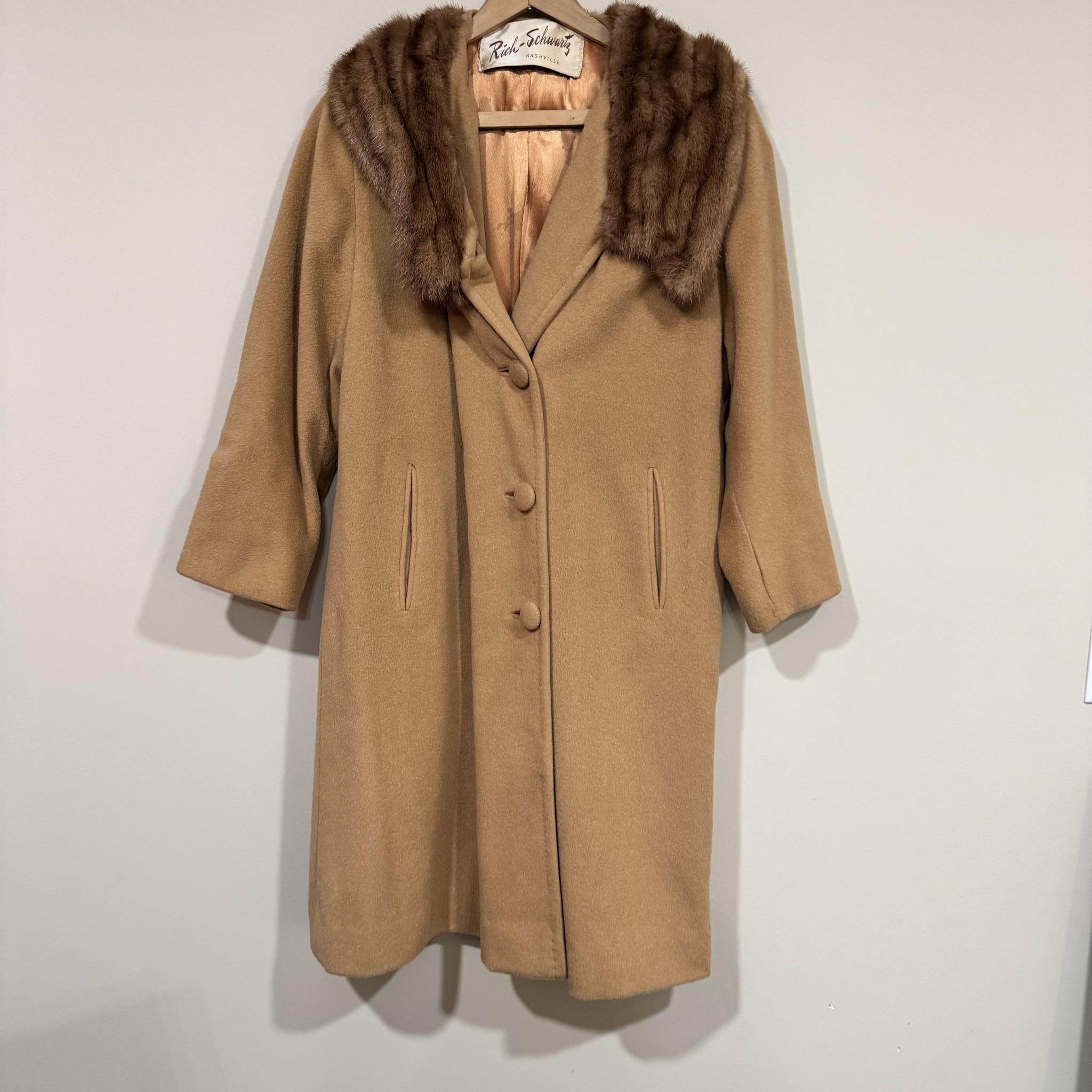 Why did 1950s coats claim 100% vicuna? | Nashville, TN