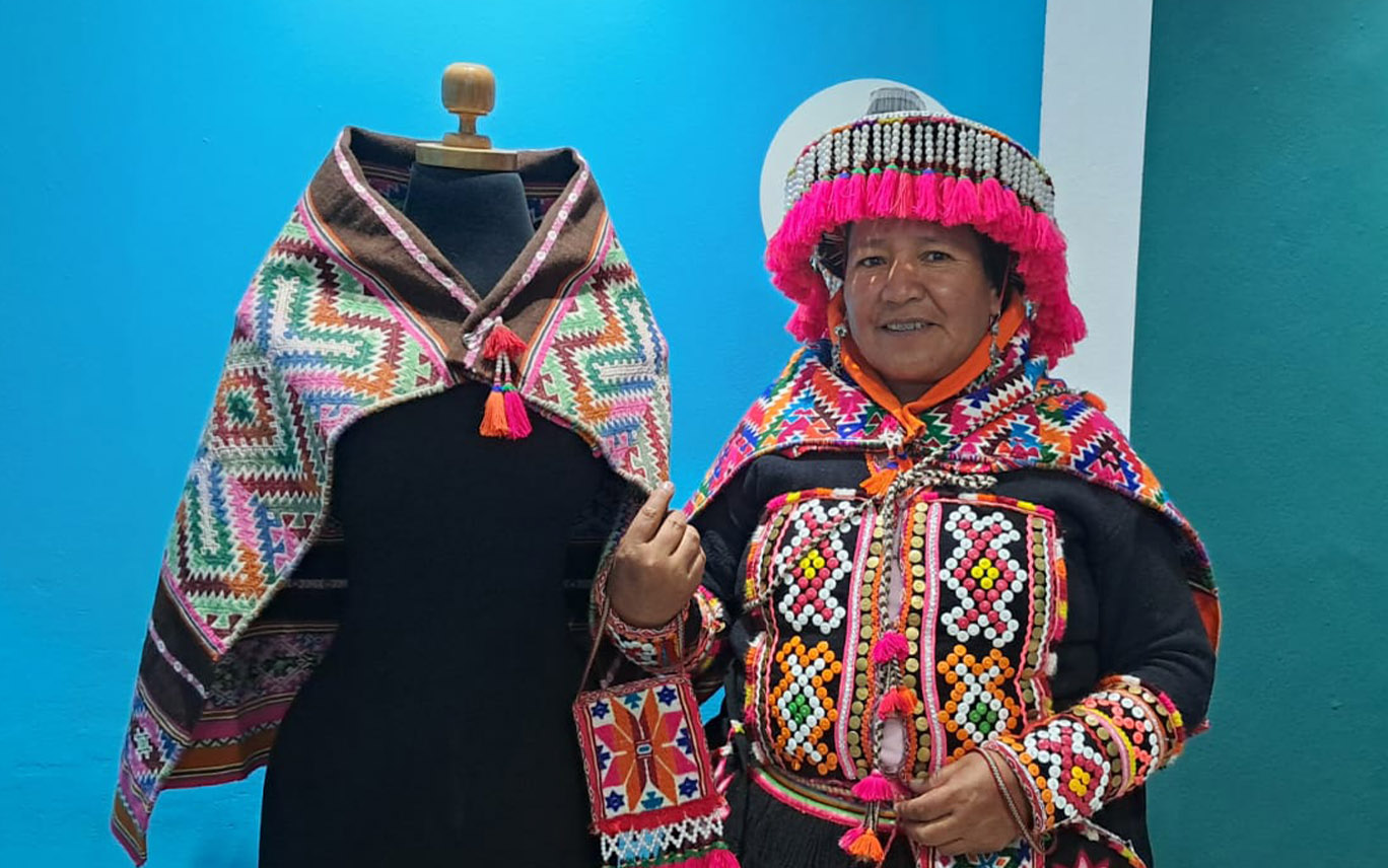🎉 ¡Celebremos con orgullo este... - Artesanías del Perú