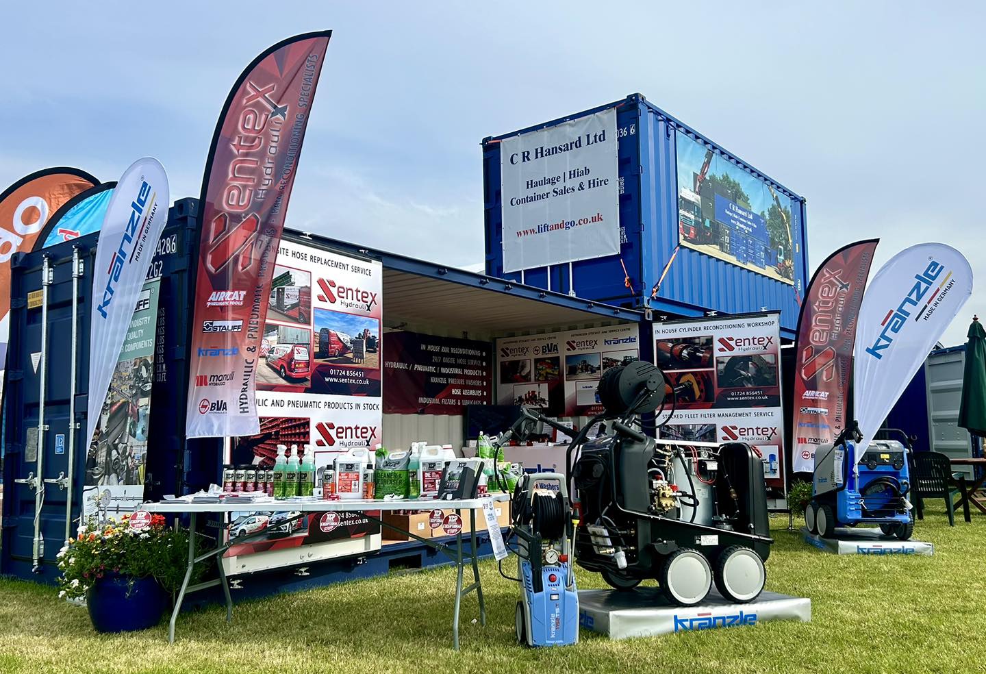 🚜🚜 DAY TWO READY 🚜🚜 The sun’s shining... - Sentex Hydraulix | Facebook