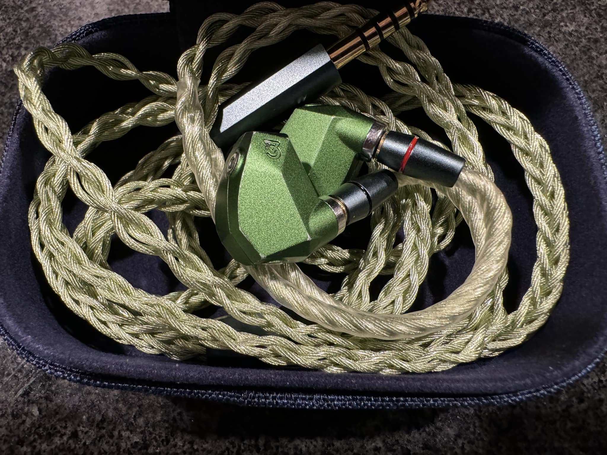 Nicehck Himalaya IEM review with titanium alloy shell and modular