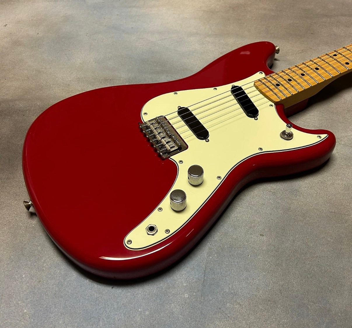 Fender Mexico Duo-Sonic 2017 ダコタレッド レリック Duo Sonic guitar in Dakota red