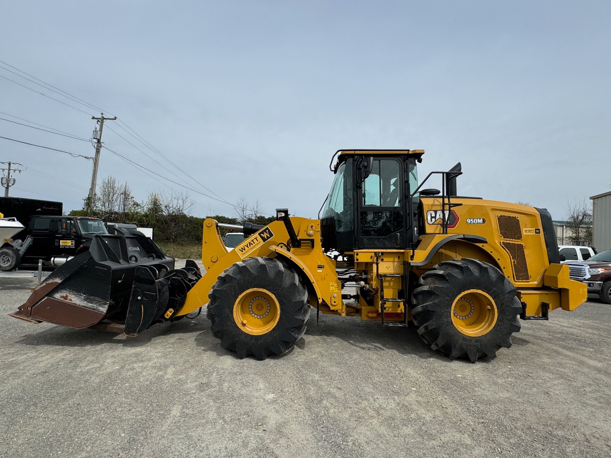 2022 Caterpillar 950M Wheel Loader (2500 Hours) + Cat Warranty