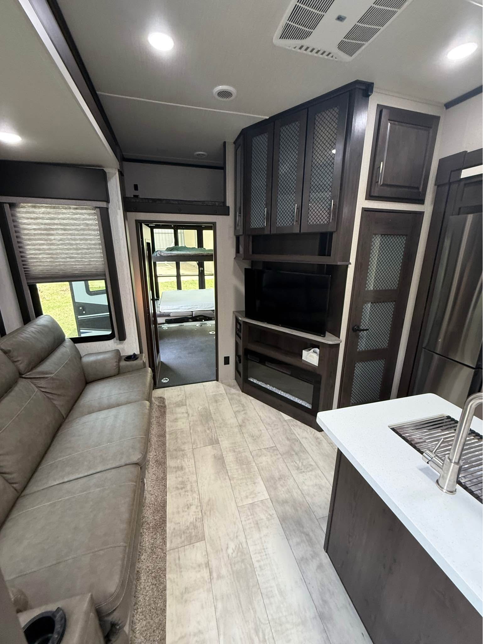 2022 Grand Design Momentum 320g - RVs & Campers - Argyle, Texas ...
