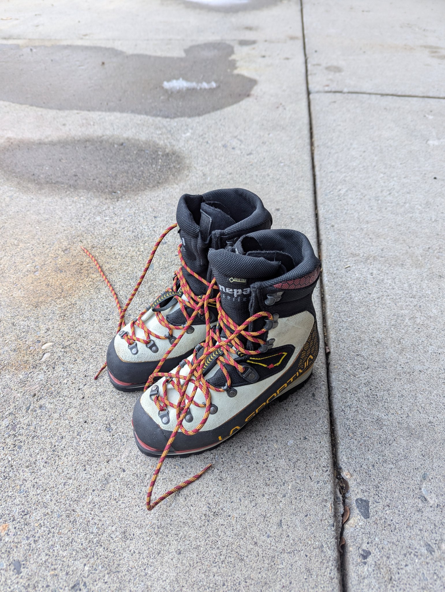 La Sportiva Nepal Cube GTX Womens Size 38 These were used lightly 