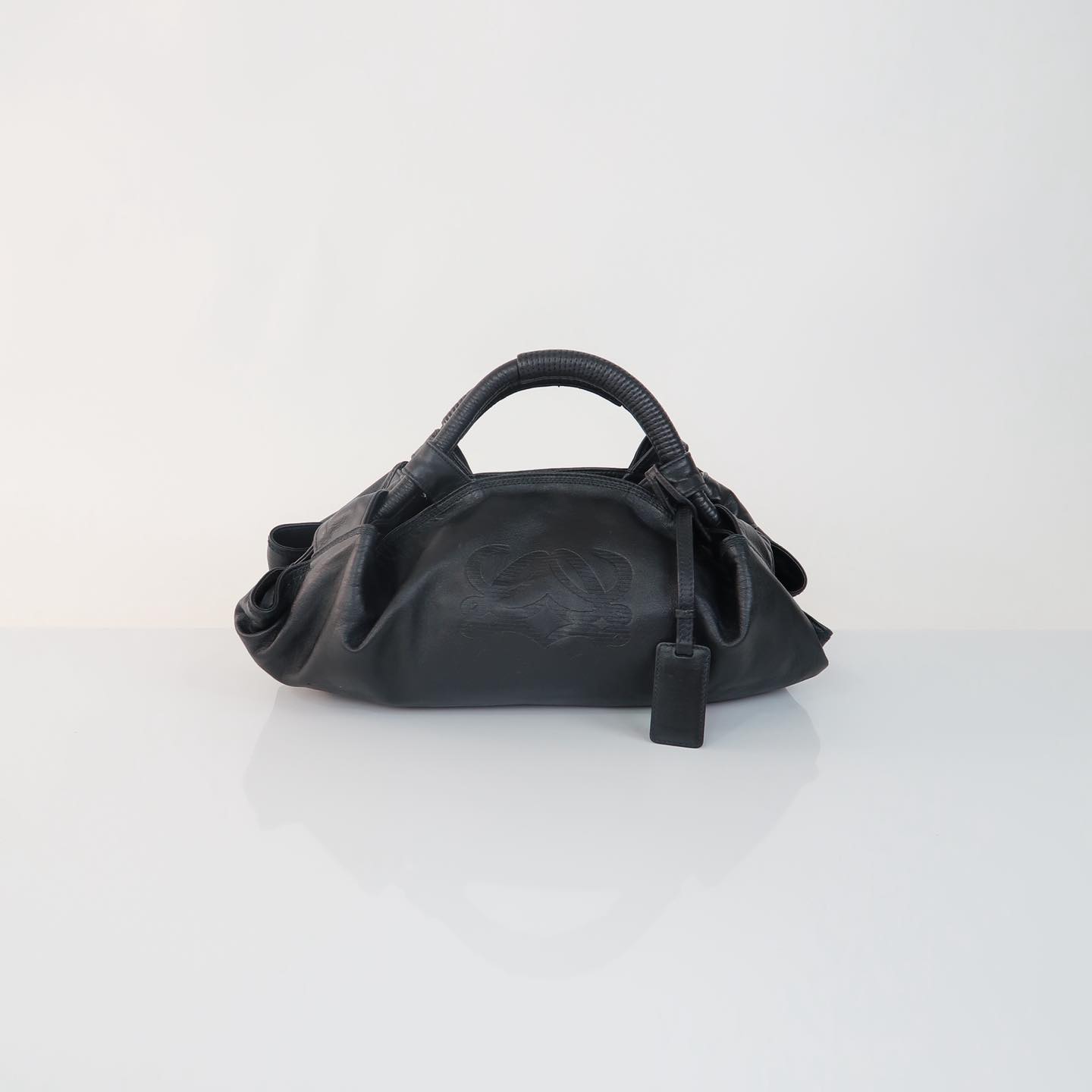 ? Php 24,000 ⭐️ Excellent Condition LW Anagram Nappa Aire Black 