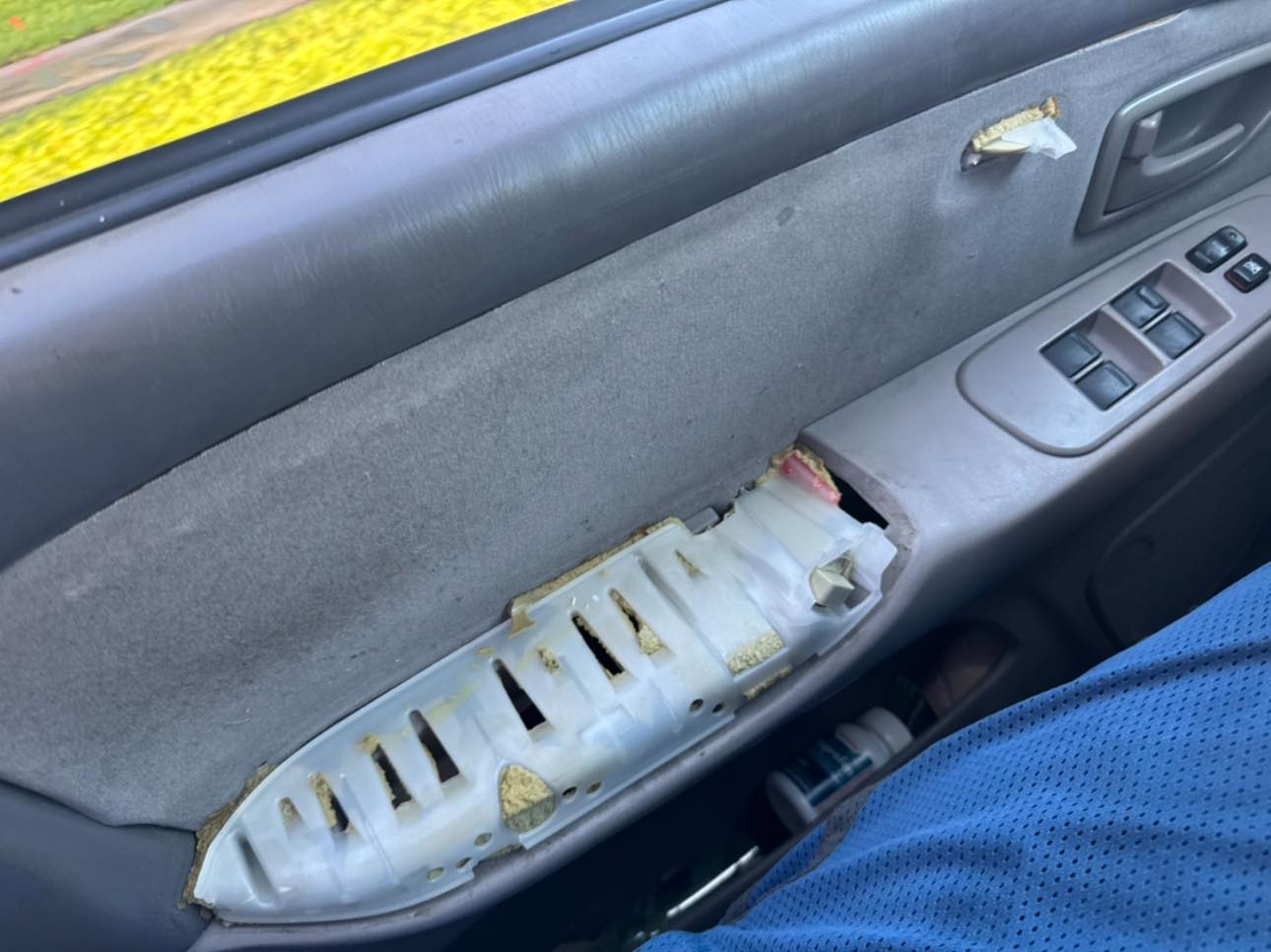 Can I fix a broken door handle without replacing the panel?