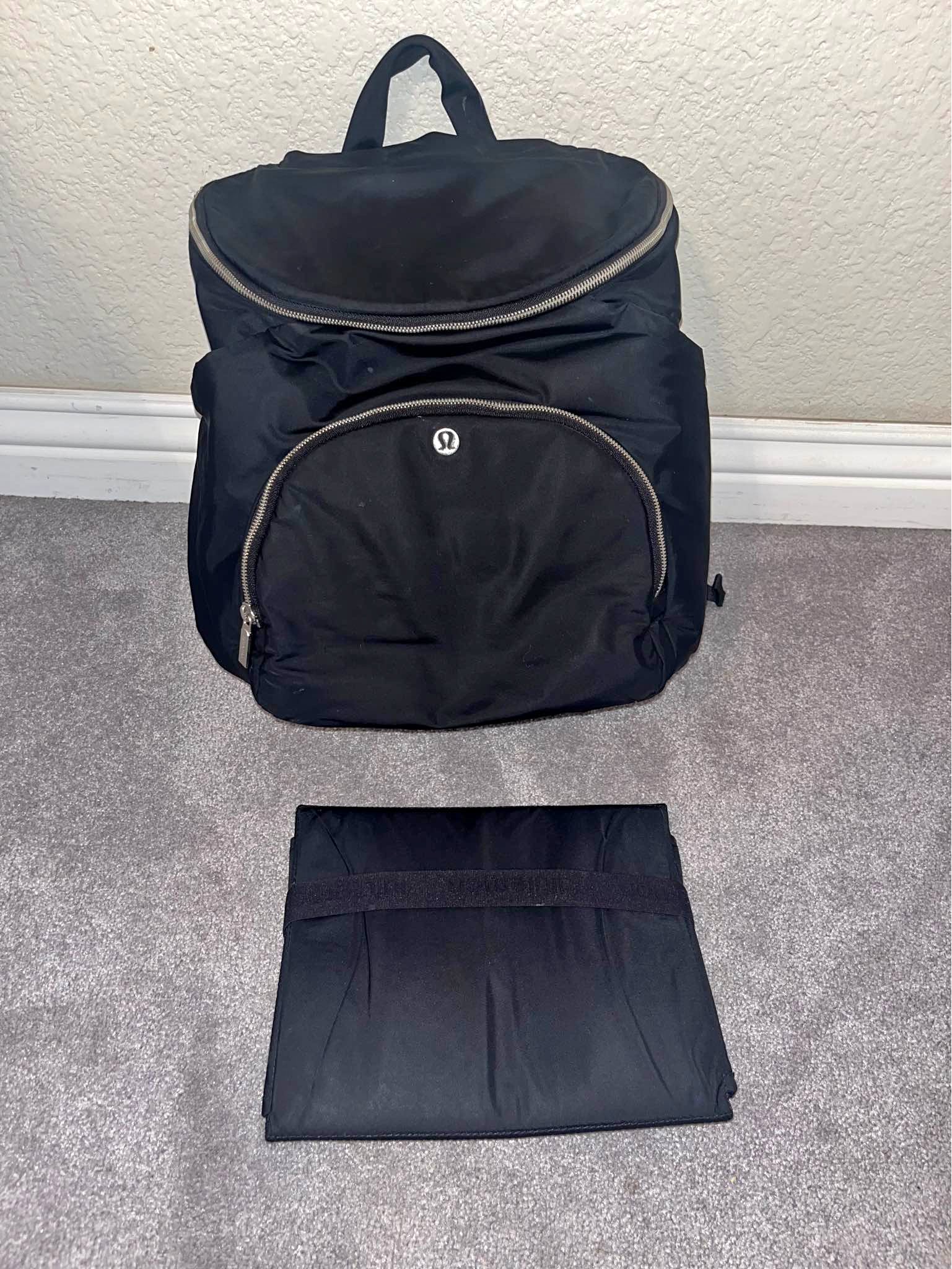 lululemon diaper bag black New Parent Backpack/Diaper A stylish Lululemon New Parent Backpack 17L