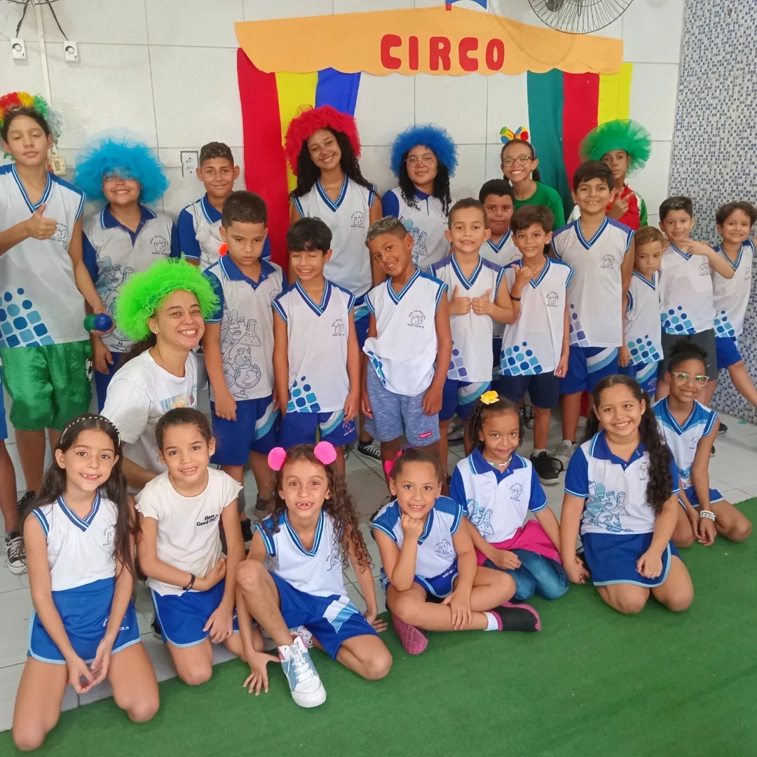 Em homenagem ao dia do... - Educandário N.Sra. de Fátima-ENSF