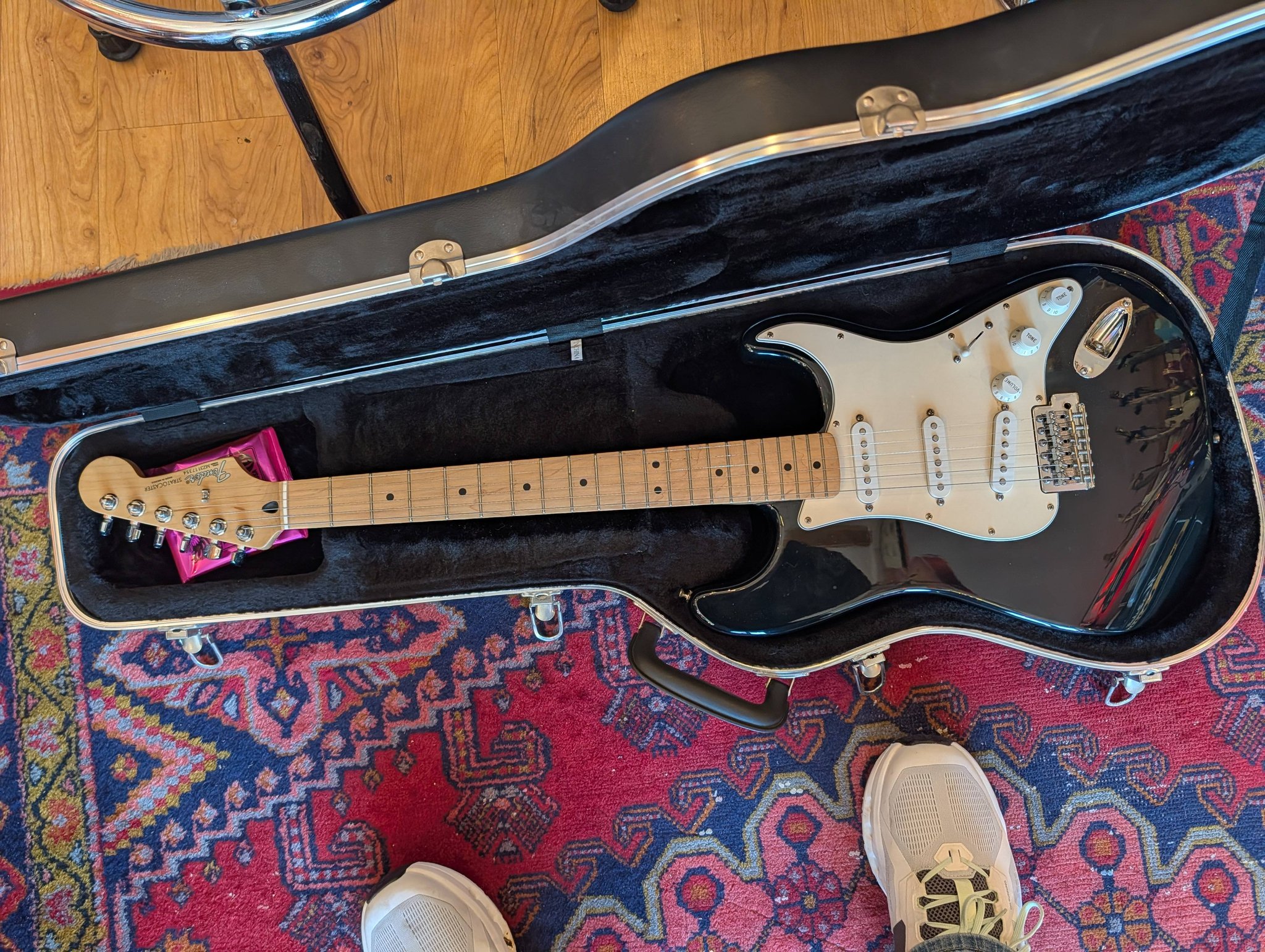 1988 fender strat, it is flawless. Played twice 20 years ago. Made