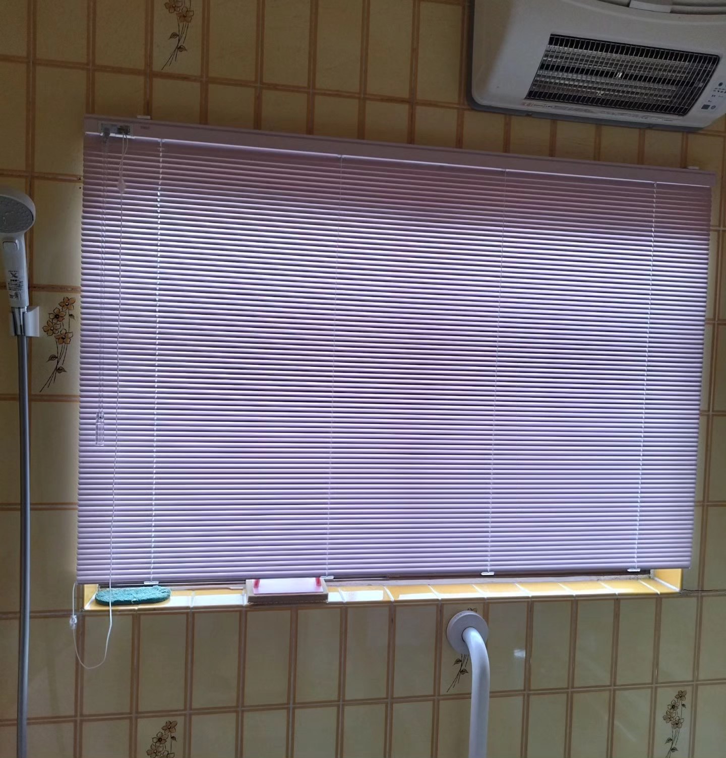 本日の工事 お風呂場に ブラインドおつけしました?‍? 長さもピッタリ 