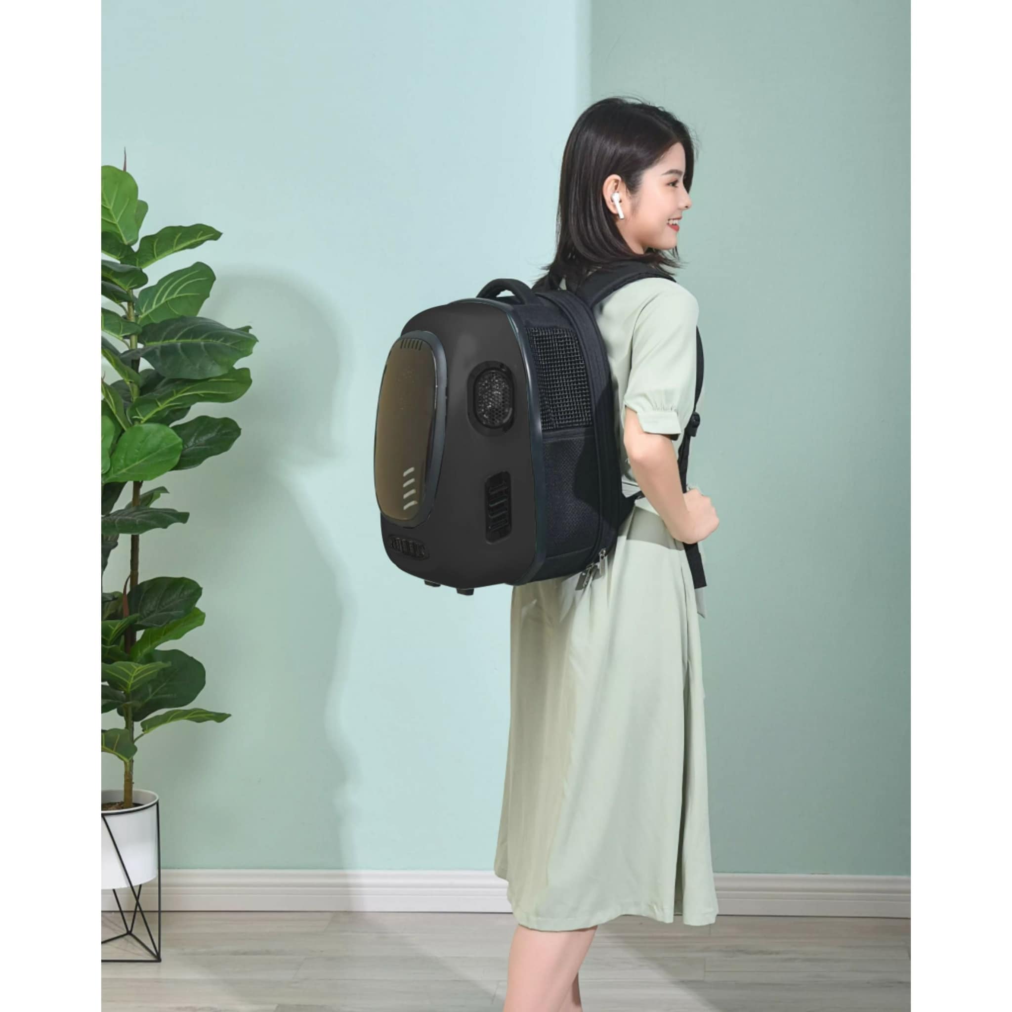 GKC Essential - Travel in style with the INSTACHEW Trekpod...