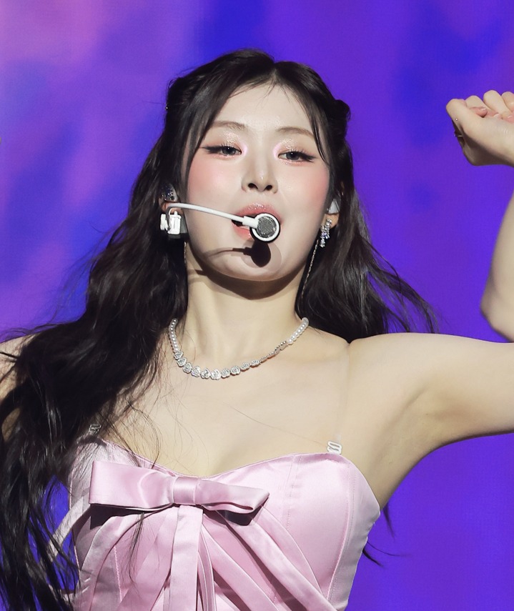 K-POP/アジア smt Armpit Enthusiasts added a new photo. - Armpit Enthusiasts