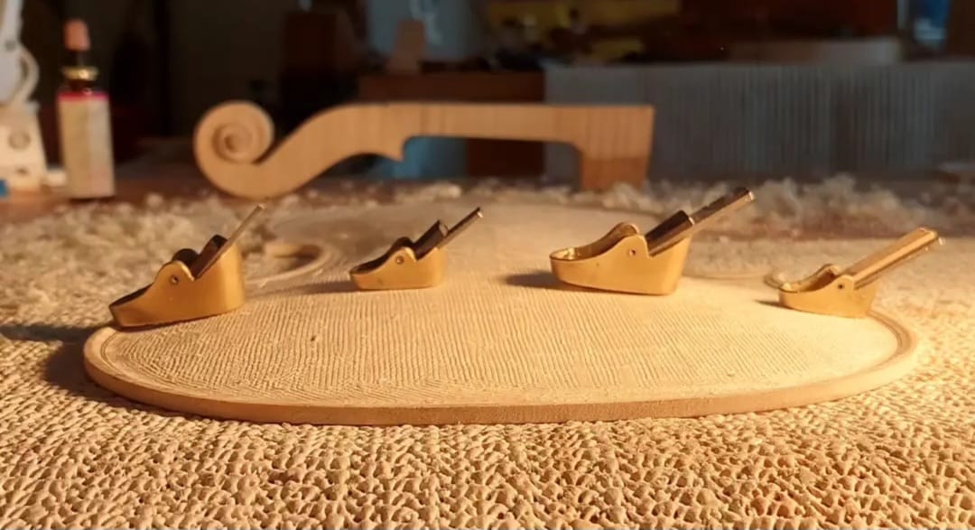 Jessica De Saedeleer, Luthier