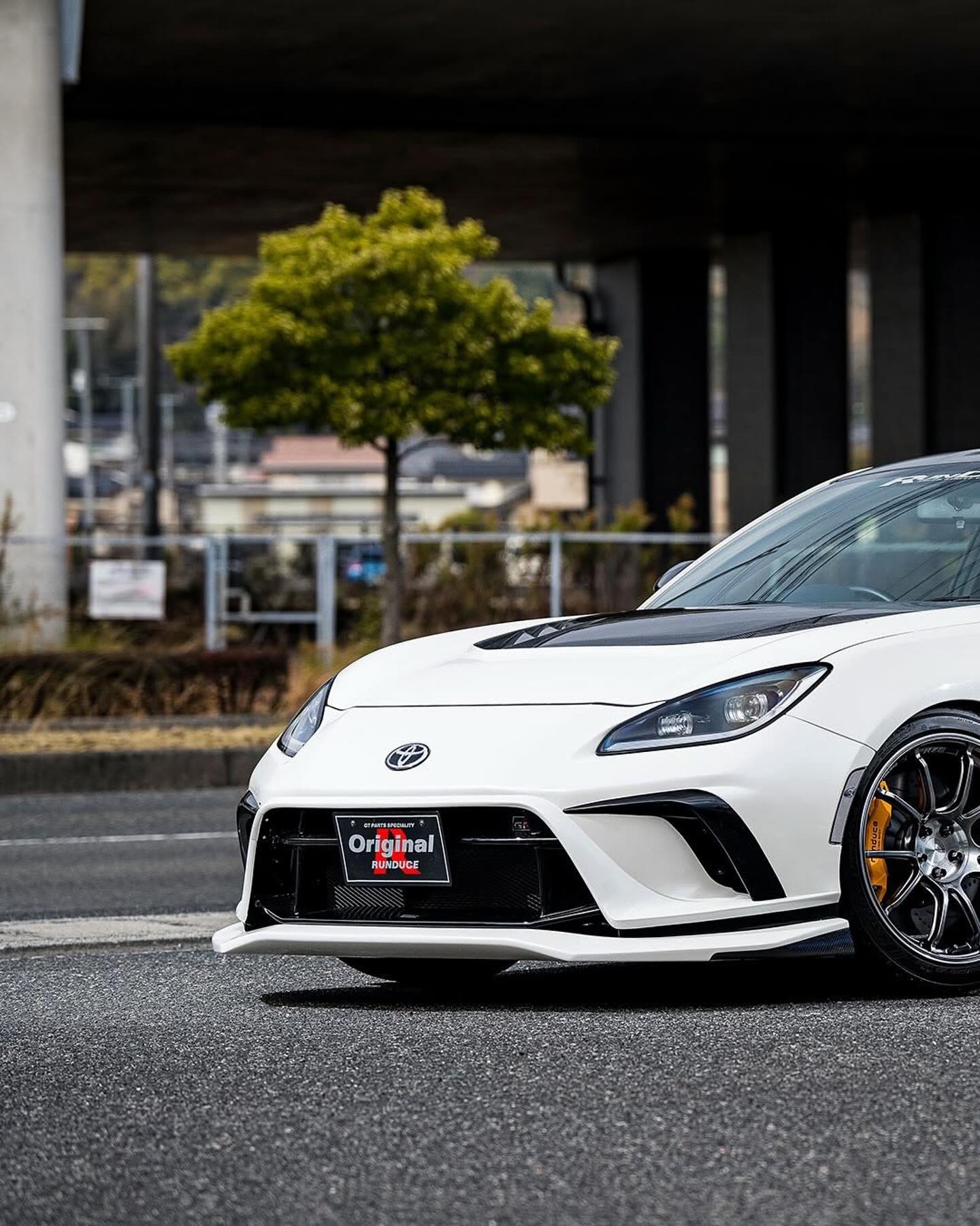 Toyota GR86 with Advan Racing RZ-DF2 wheels