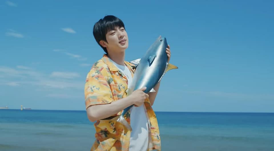 🎬 BTS #JIN's 'SUPER TUNA Extended Ver.' OUT NOW! 💜