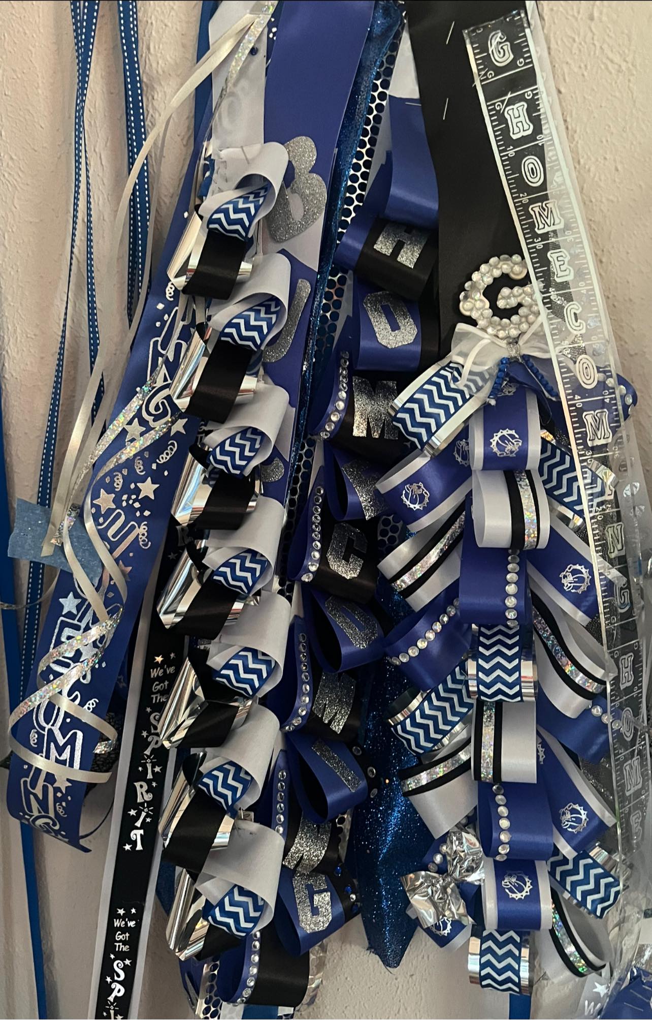 Knotty Ribbons - The bottom half of a Tier 3 Mum. Includes...