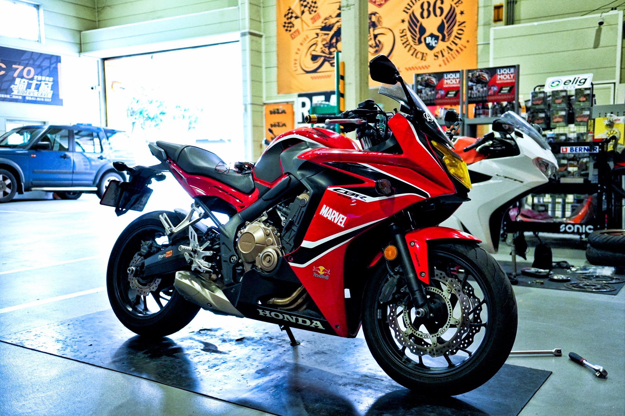 今晚我想來點....黑辣椒 🤣🤣 HONDA CBR650F 指定更換... - Riders Cave 86騎士窩