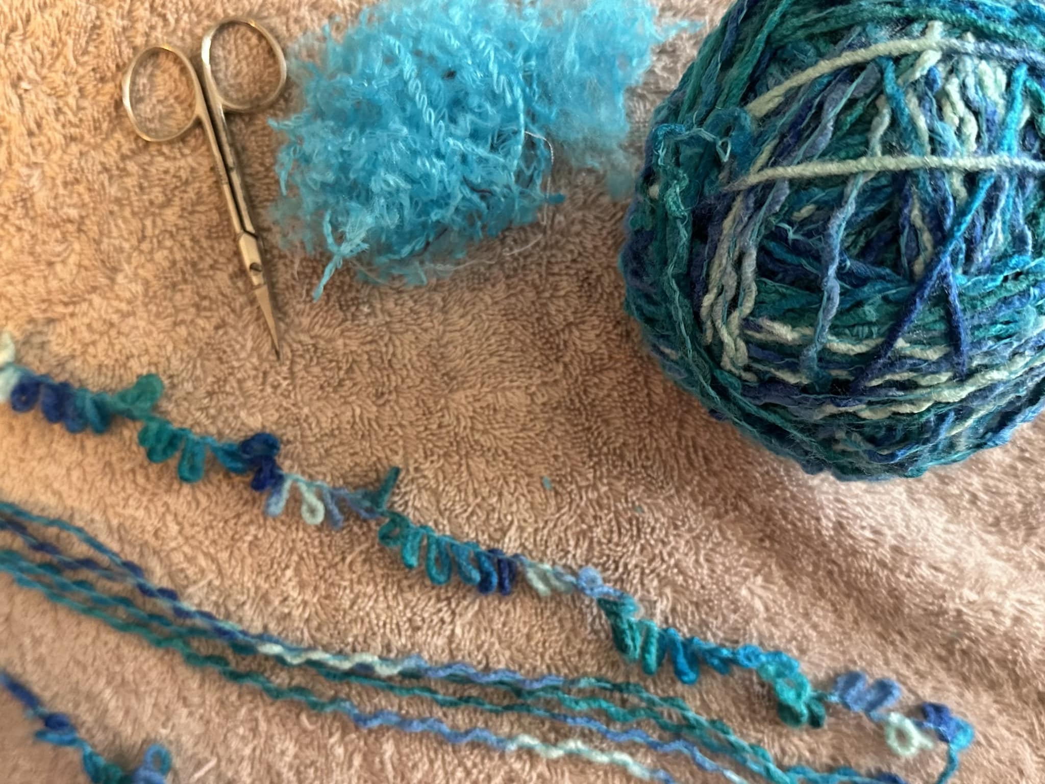 Novelty yarn weaving with texture