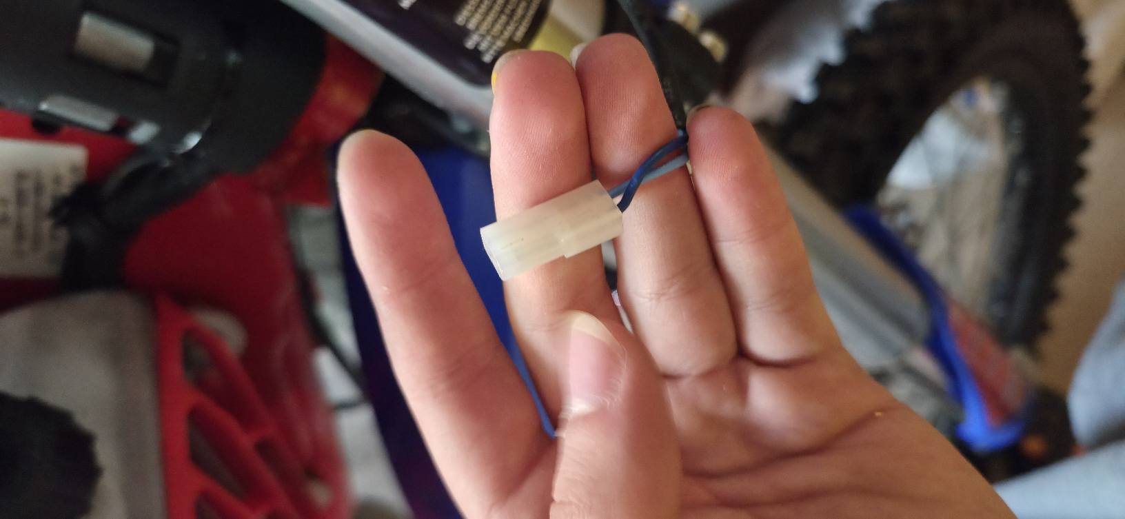 ぱいんページ Can someone please tell me how can I find this exact connector?