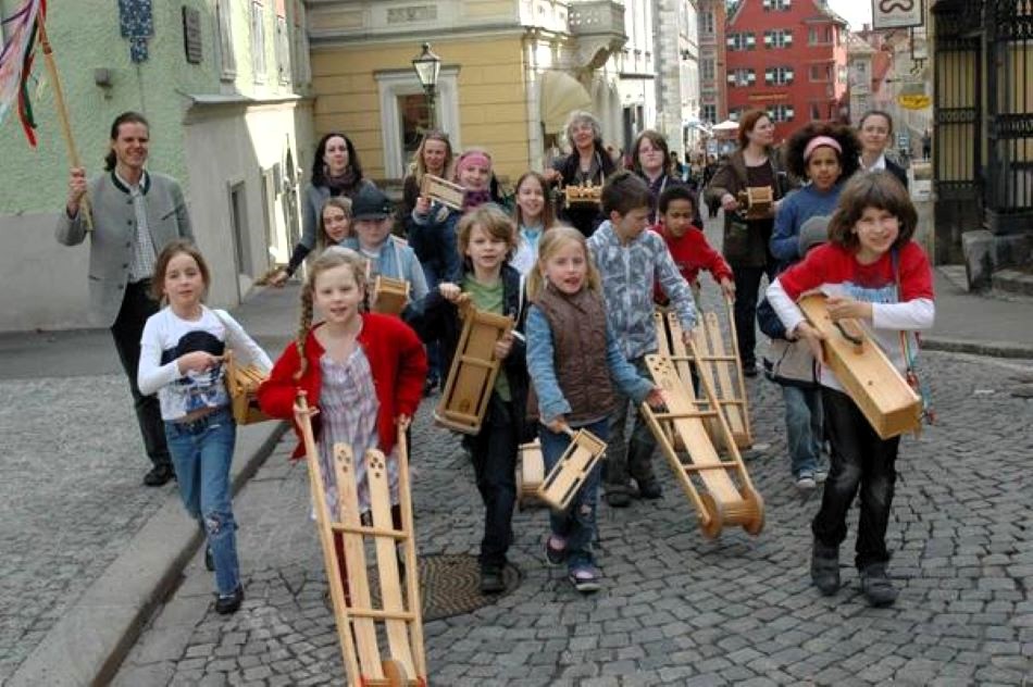 German - Gründonnerstag, Maundy Thursday... church bells are quiet. For ...
