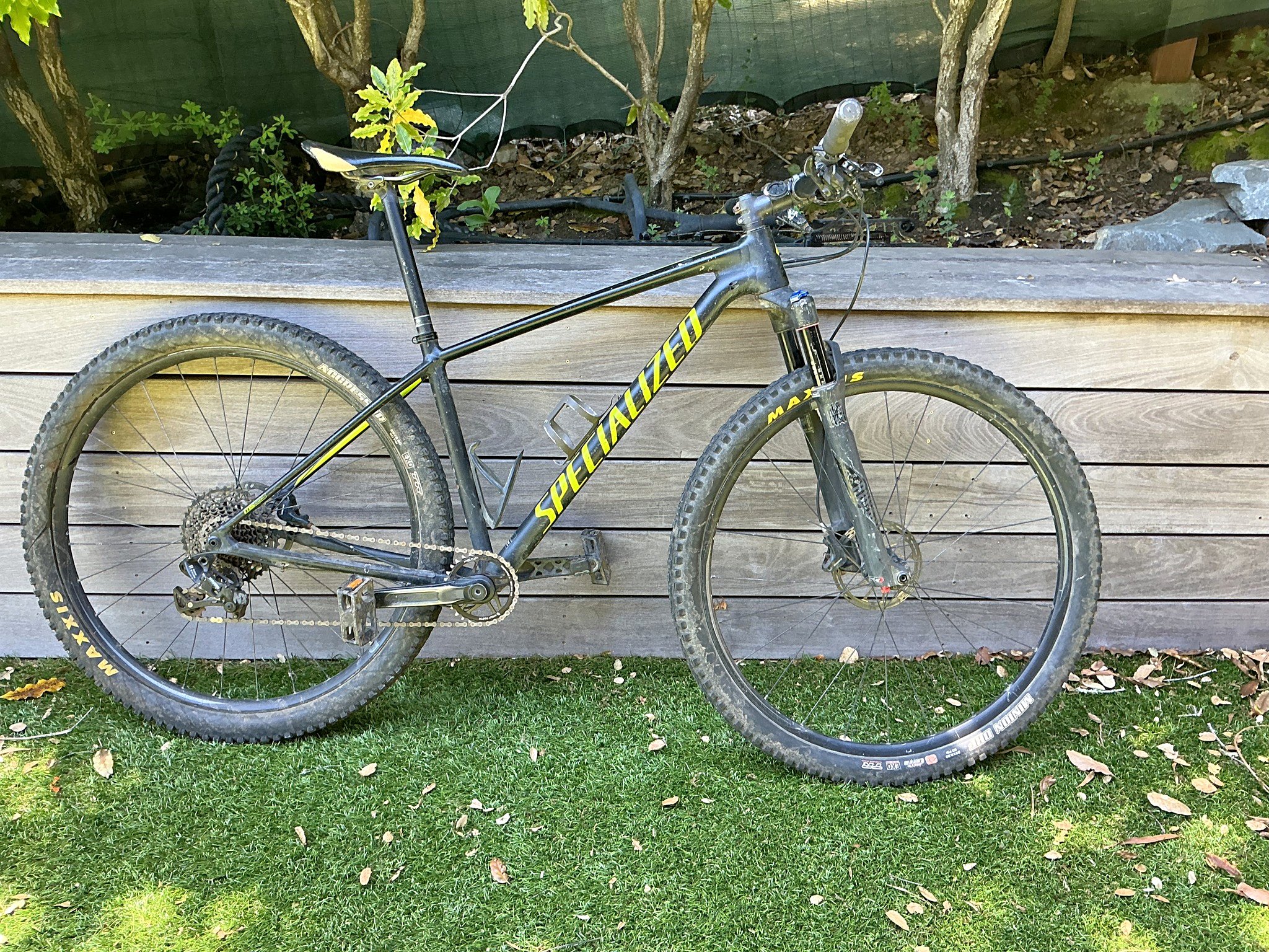 Specialized Chisel 2018 Mountain Bike Closeout Specialized Chisel 