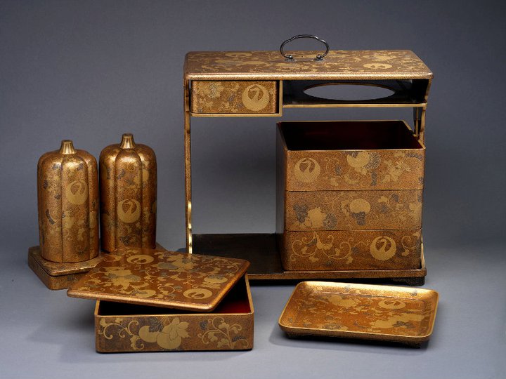 Canadian Museum of History - Picnic Set The daimyo were lords who ...