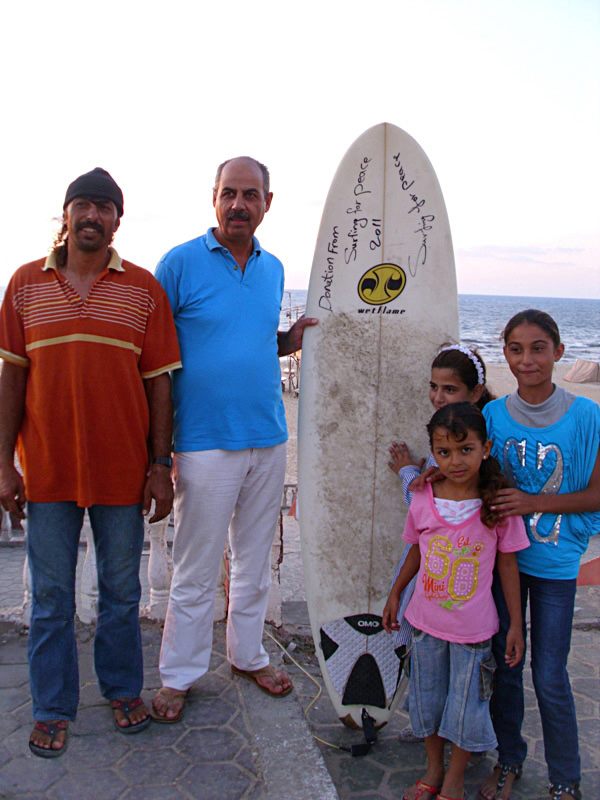 Gaza - Kholoud, Sabah, and younger sister with Mohamed Olwan and father ...