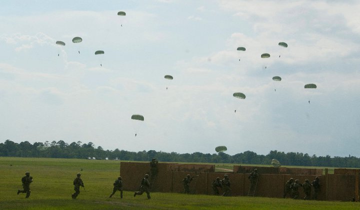 U.S. Army Special Operations Command - 20110725-A-SY924-004 U.S. Army ...