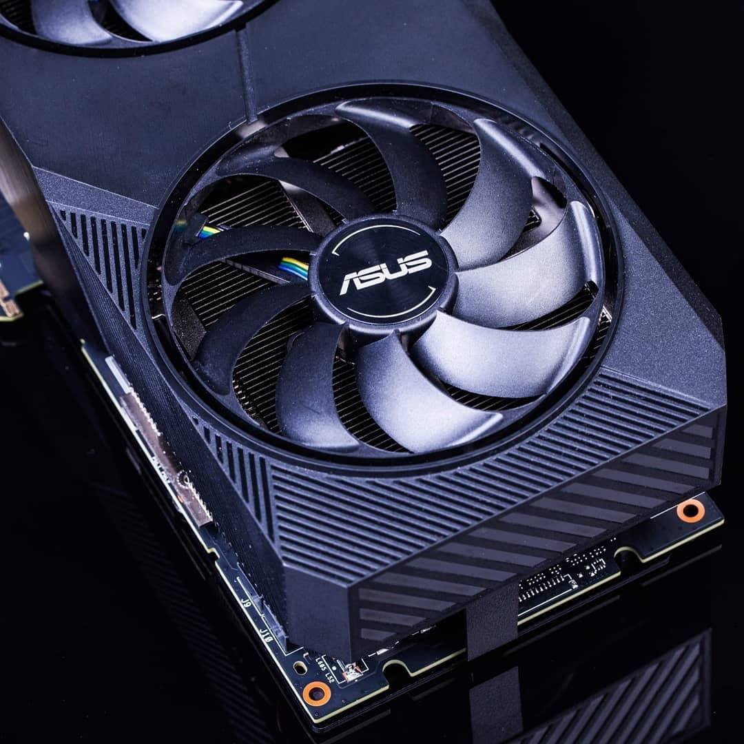 ASUS - Better, faster, and stronger! Axial-tech fan design...