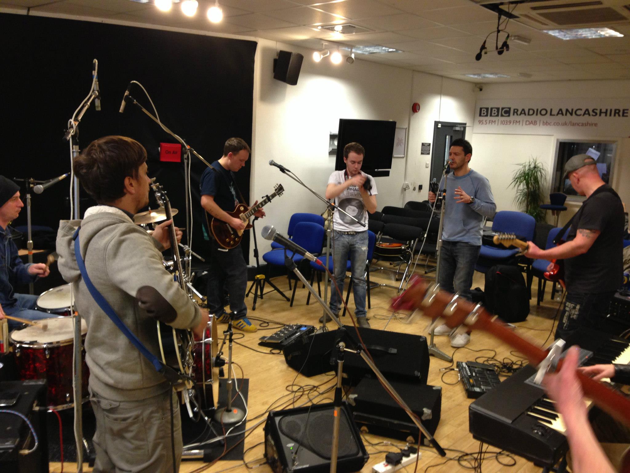BBC Lancashire - The Wagon Wheels play for us live on Saturday night ...