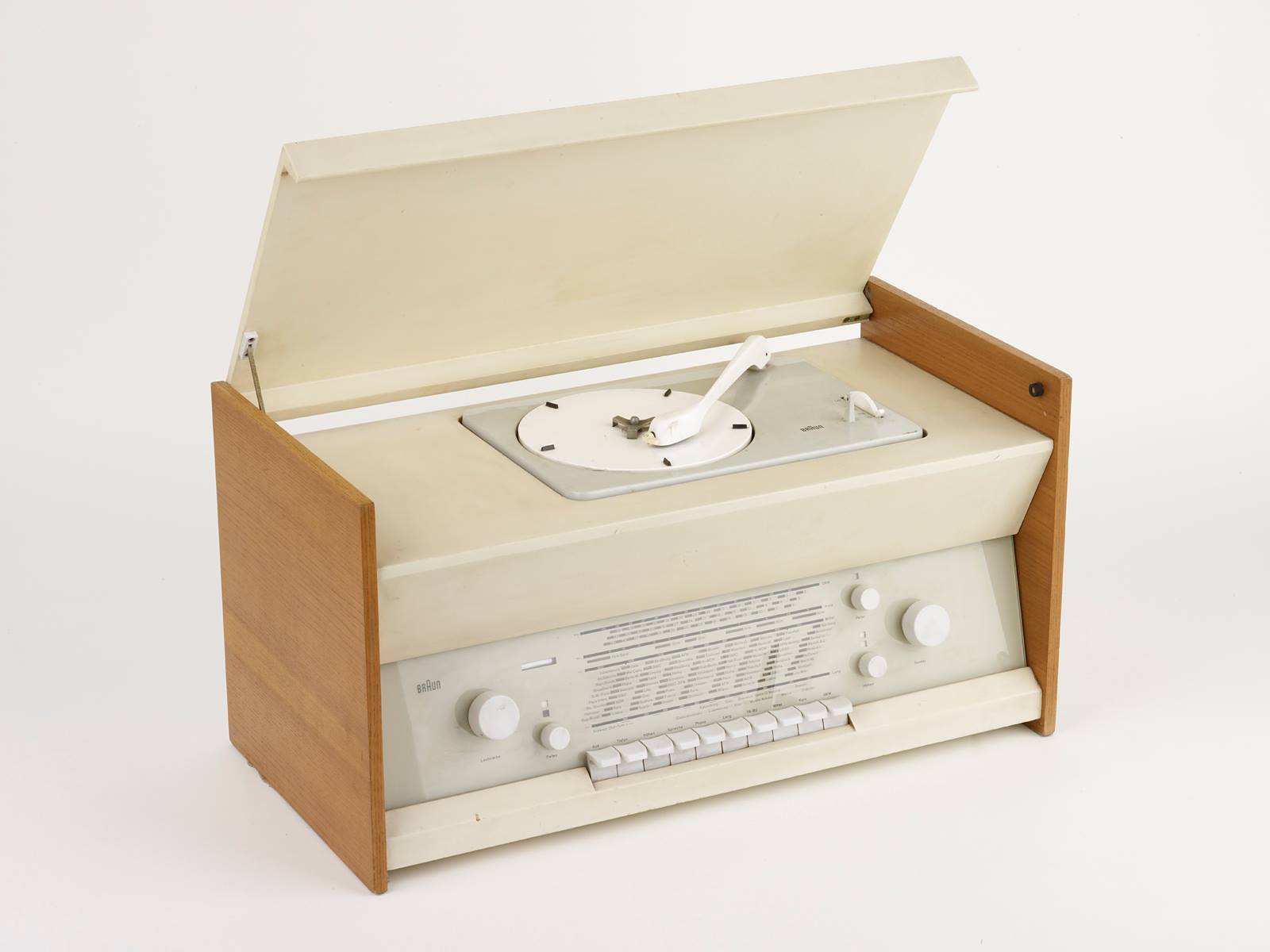 Braun+Design 及び Design+Design ディーター・ラムス Design - #DesignFocus | Braun Atelier 1-81 Stereo designed by