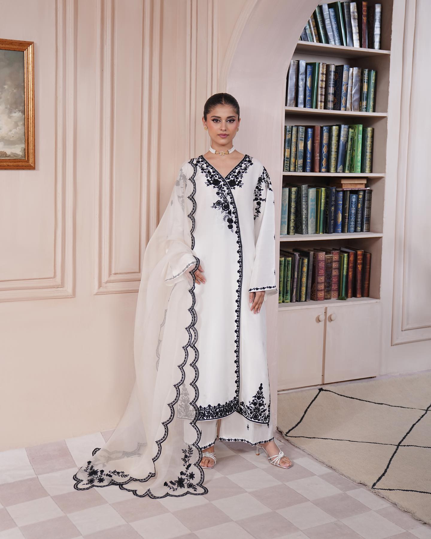 agha noor black and white dress Do not use any Elmo Birthday outfit Women's Oxford Pinstripe Cropped Size:PXL