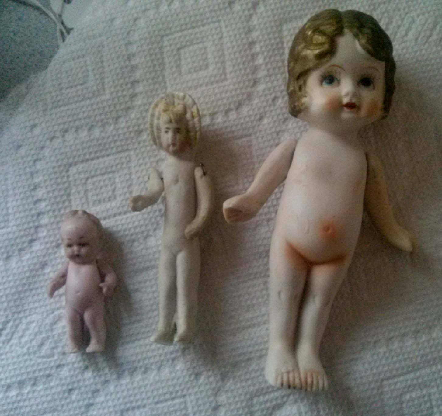 Hertwig dollhouse dolls made in Germany display picture 1