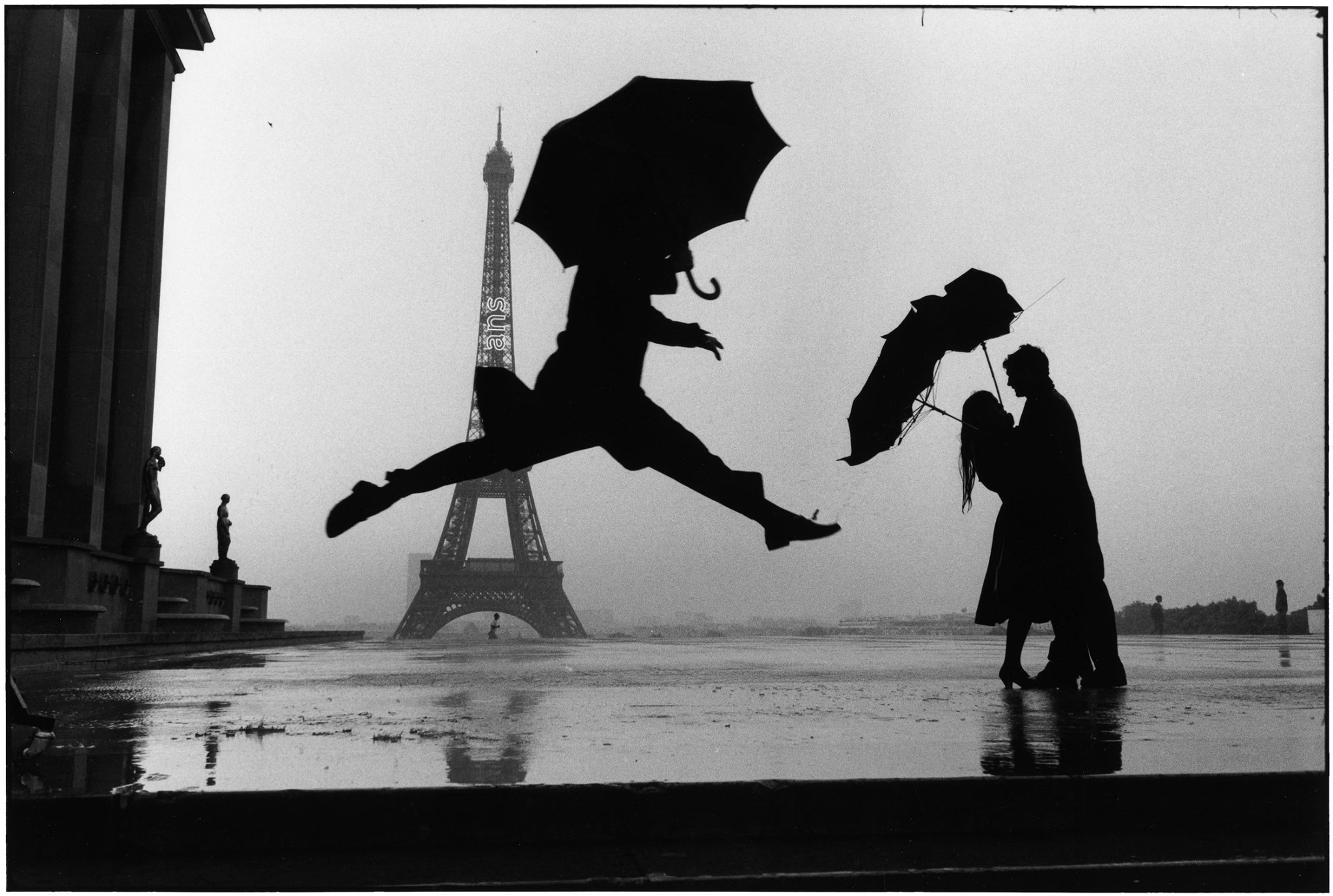 Elliot Erwitt black and white photography book from Kyoto museum