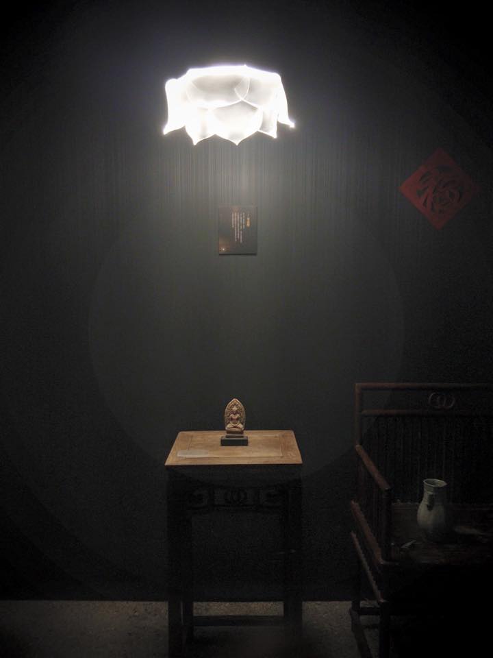 雄獅美術 - 午安 光明靜好 光的藝術展 奚淞 + 卓玉設計 + 雄獅文創堂，也特別感謝張月理老師的花藝作品！... | Facebook