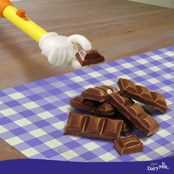 Cadbury Dairy Milk - 【吉百利考你眼明手快！】 朱古力除咗食之外，仲有咩用途？可以用嚟考眼界！3秒講畀我哋知圖中有幾多粒吉 ...