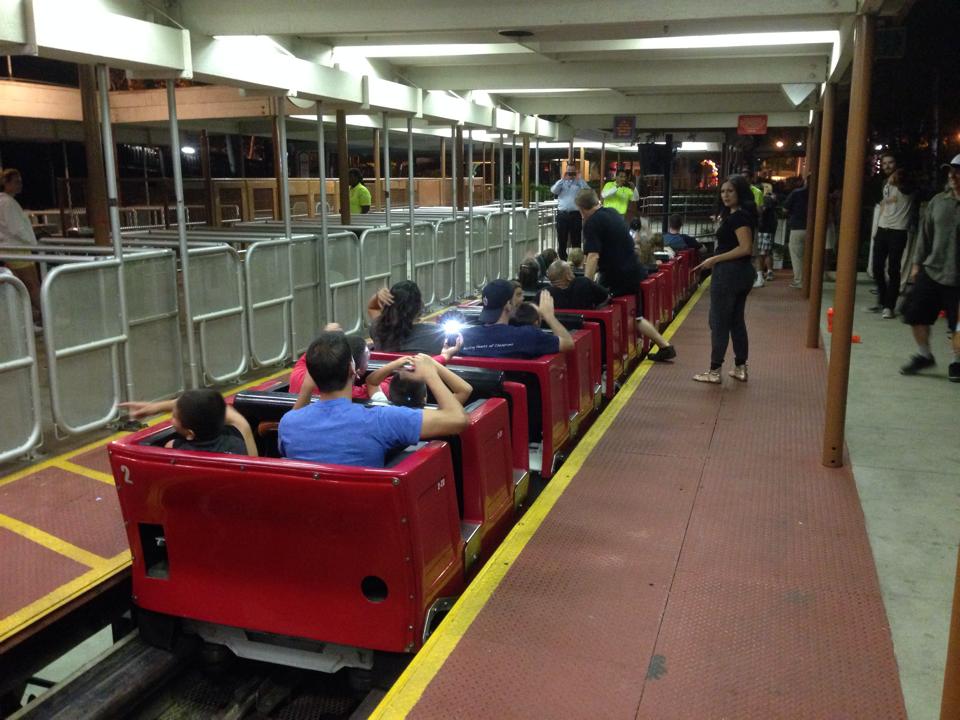 Theme Park Review - The final #Colossus train at Six Flags Magic ...