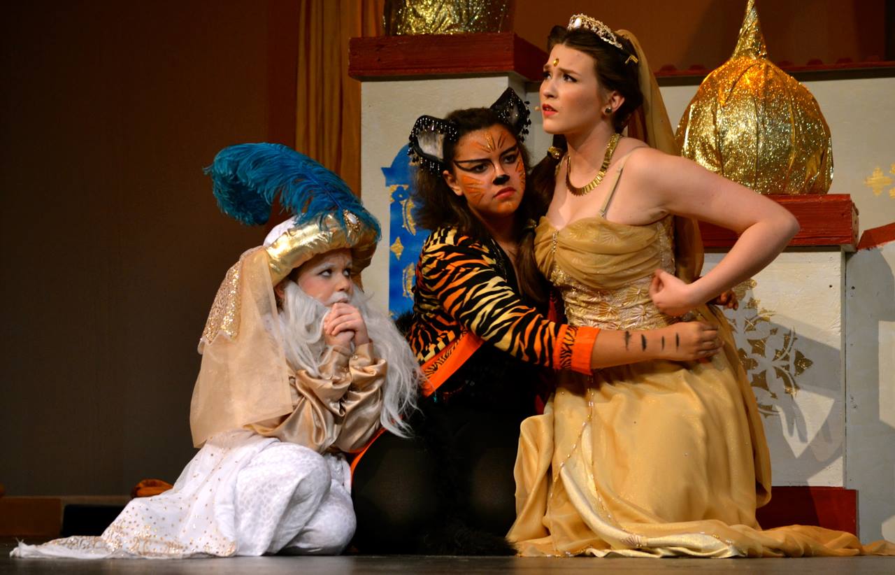 BEAT - Here's some fun shots of our Disney's Aladdin Jr. cast ...