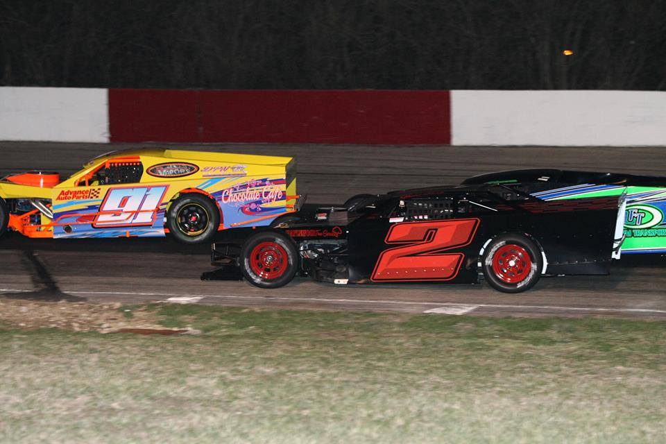 Columbus - Todd Ridgeway caught this tight battle early on Saturdays ...