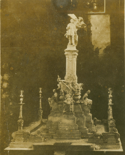 Ambeth - This should have been the Rizal Monument in Luneta, the first ...