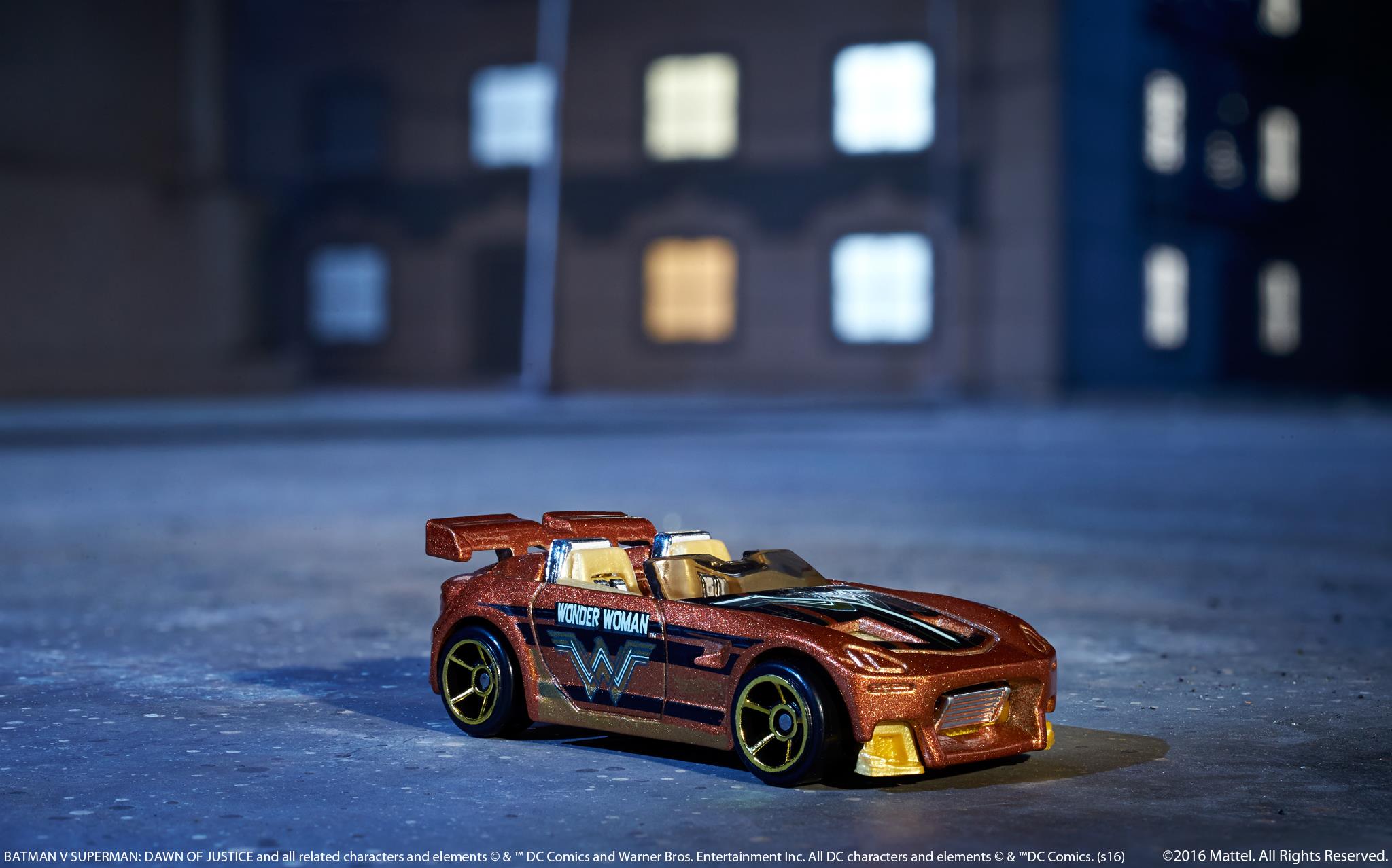 Medidas e Dimensões]→ Hot Wheels Batman Vs Superman Tantrum